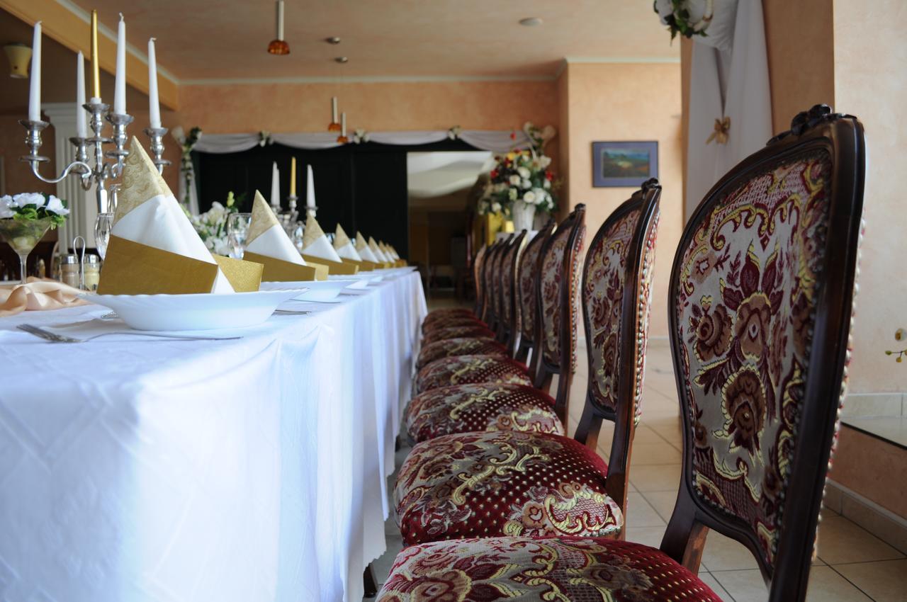 Hotel Mladost Lipany Extérieur photo