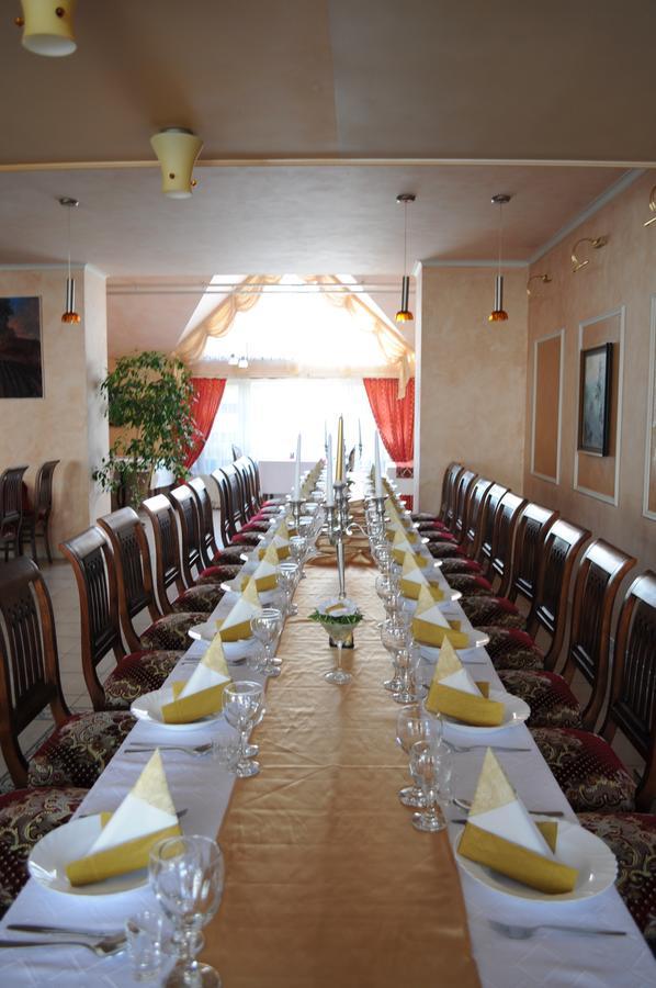 Hotel Mladost Lipany Extérieur photo