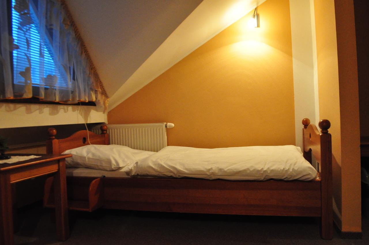 Hotel Mladost Lipany Extérieur photo