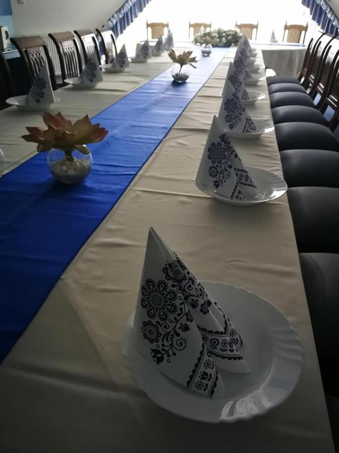Hotel Mladost Lipany Extérieur photo